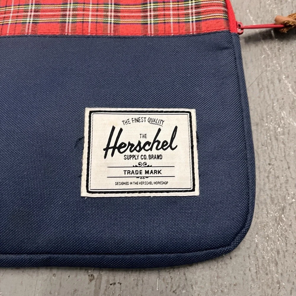 Hersechel Supply Co. Tablet Sleeve‎ Navy Blue Red Plaid 13